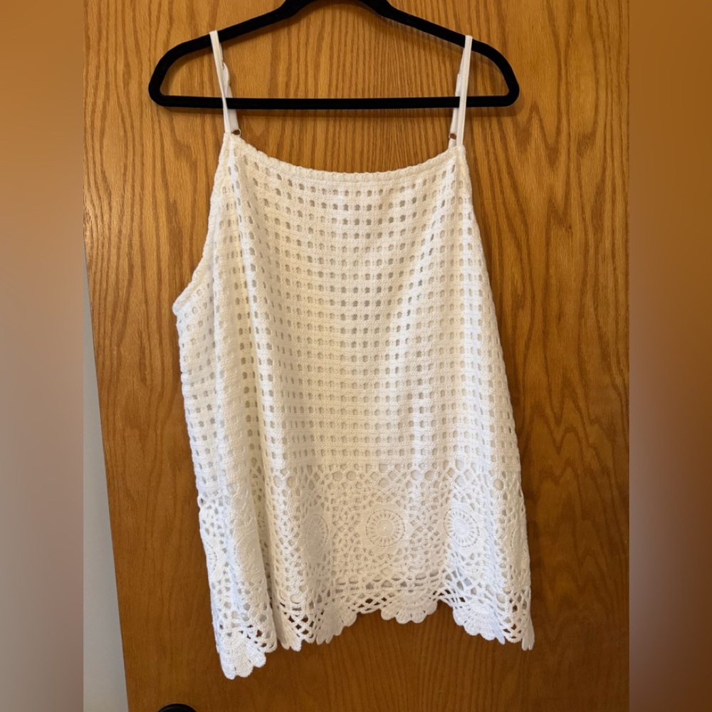 Elegant White Crochet Women’s Top